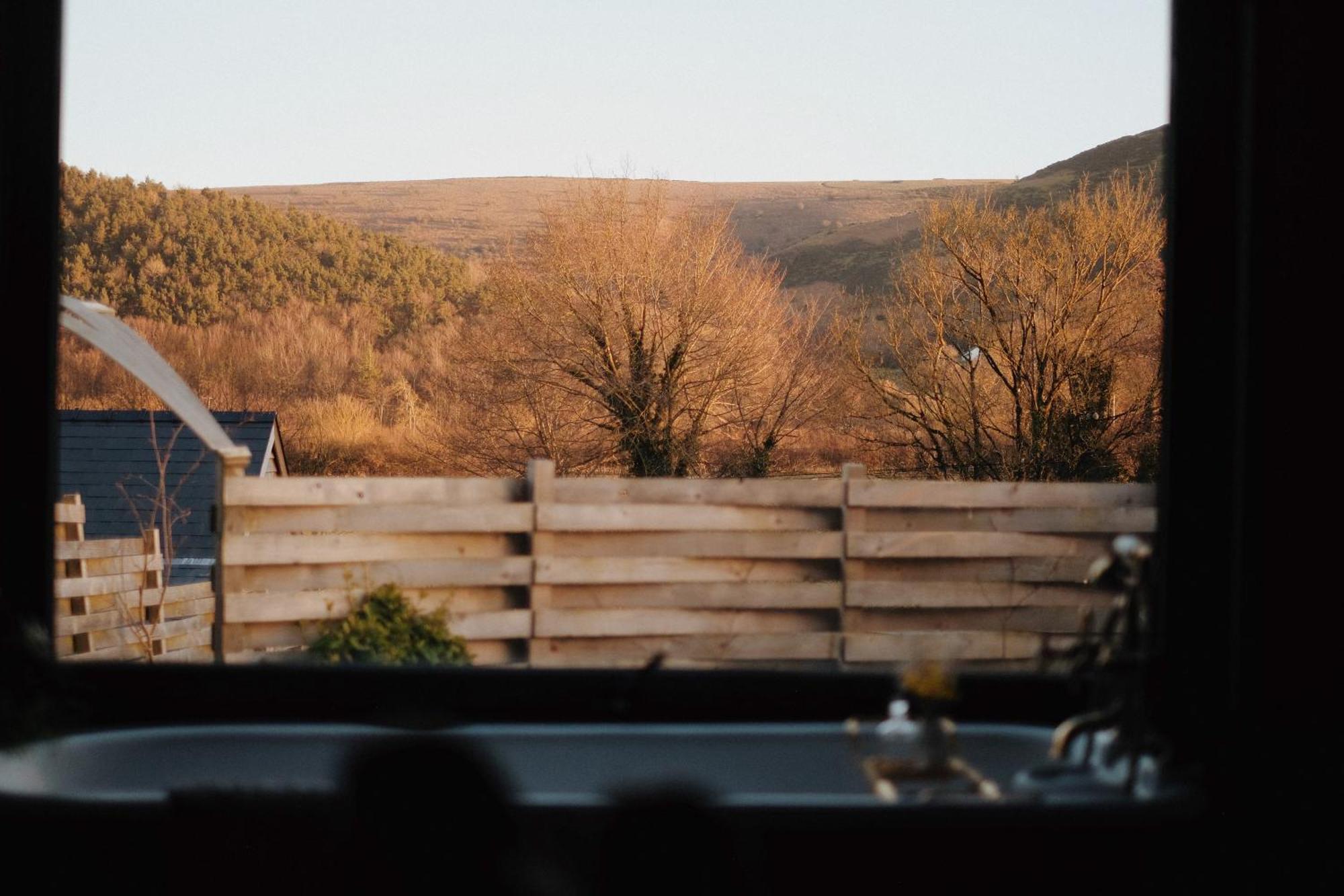 Two Unique Cabins Wrapped In Beautiful Welsh Scenery Presteigne Εξωτερικό φωτογραφία